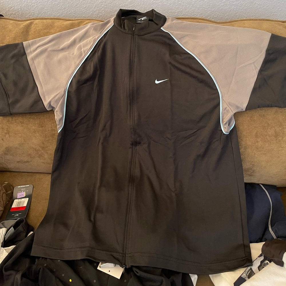 NIKE ANDRE AGASSI TENNIS SHIRT BLACK/GREY COLOR SIZE MEDIUM MENS